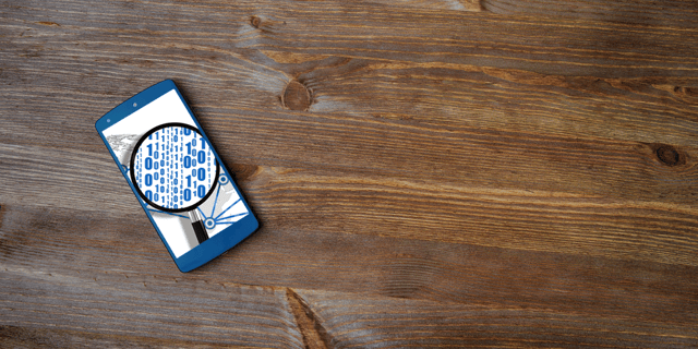 smartphone-wooden-table-tracking