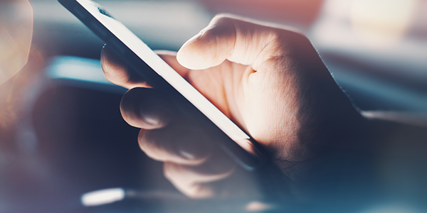 smartphone-click-email